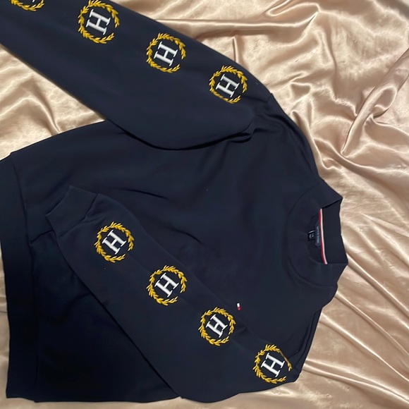 Sweater - Picture 1 of 2